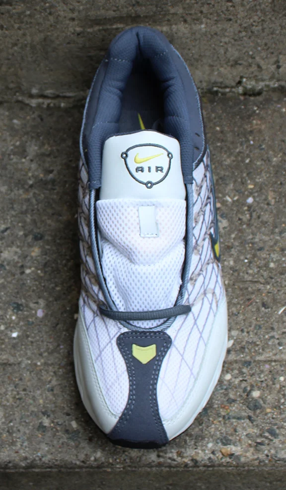 Nike Air Quest White / Firefly / Grey DS — RootsBK